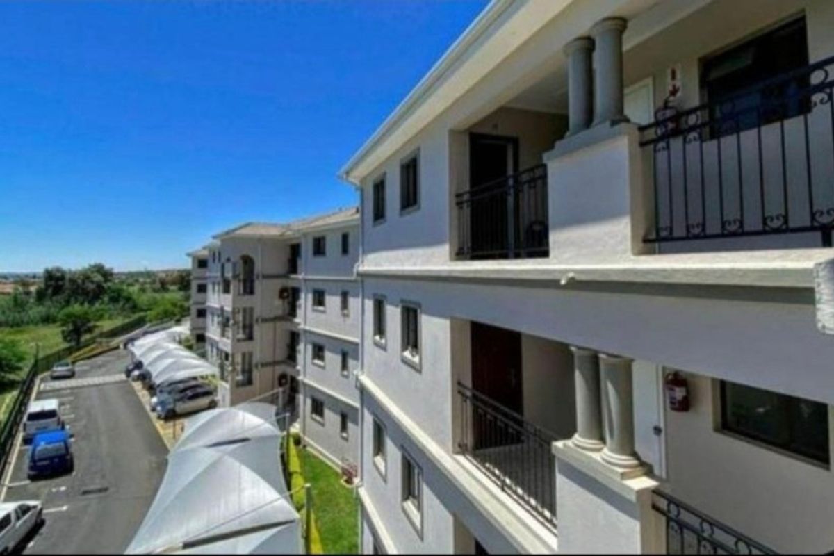 2 Bedroom Apartment / Flat to Rent in Noordwyk - Photo 2