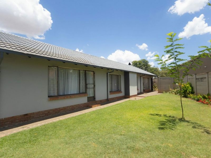 3 Bedroom house for Sale in Pellissier - Photo 4