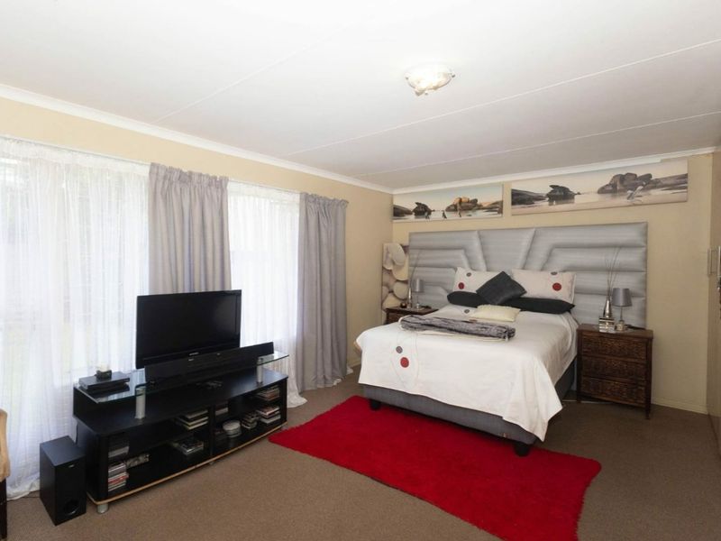 3 Bedroom house for Sale in Pellissier - Photo 9