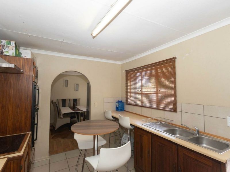 3 Bedroom house for Sale in Pellissier - Photo 6