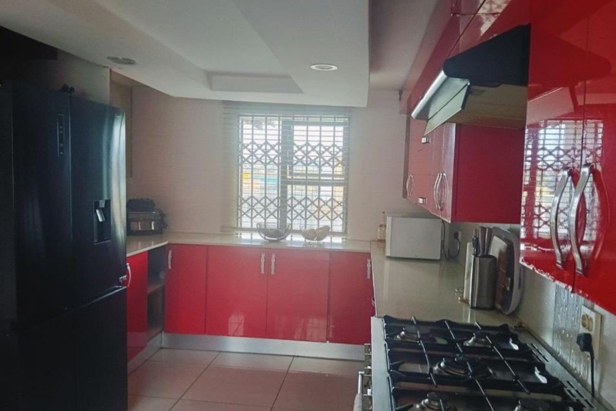 Spacious 4 Bedroom Home in Heuweloord - Photo 5