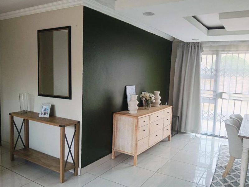 Spacious 4 Bedroom Home in Heuweloord - Photo 9