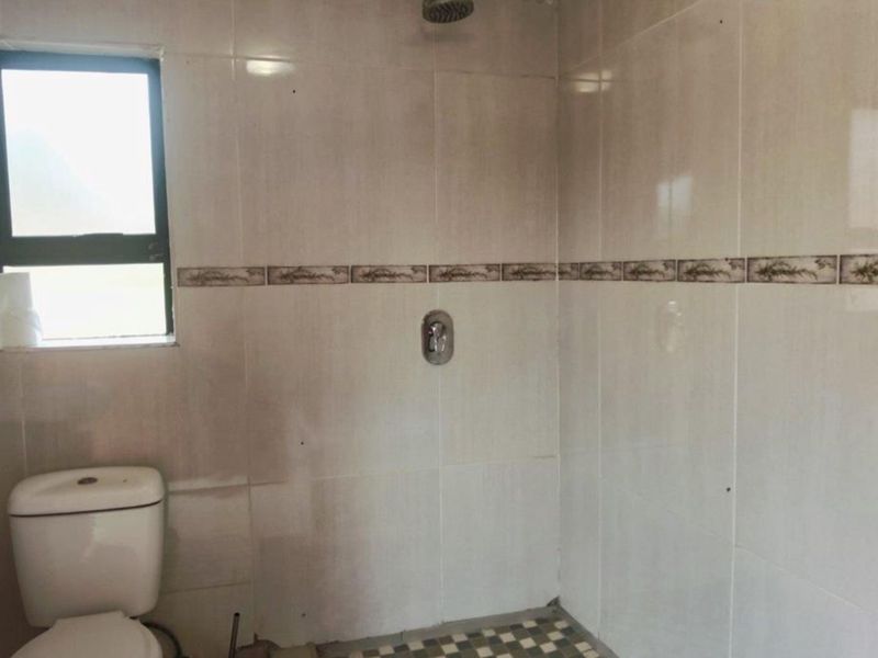 Spacious 4 Bedroom Home in Heuweloord - Photo 7