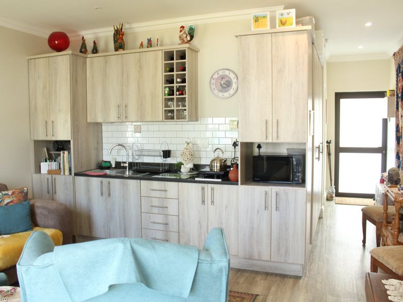 1 Bedroom Apartment To Rent in Zevenwacht Retirement Village - Photo 3