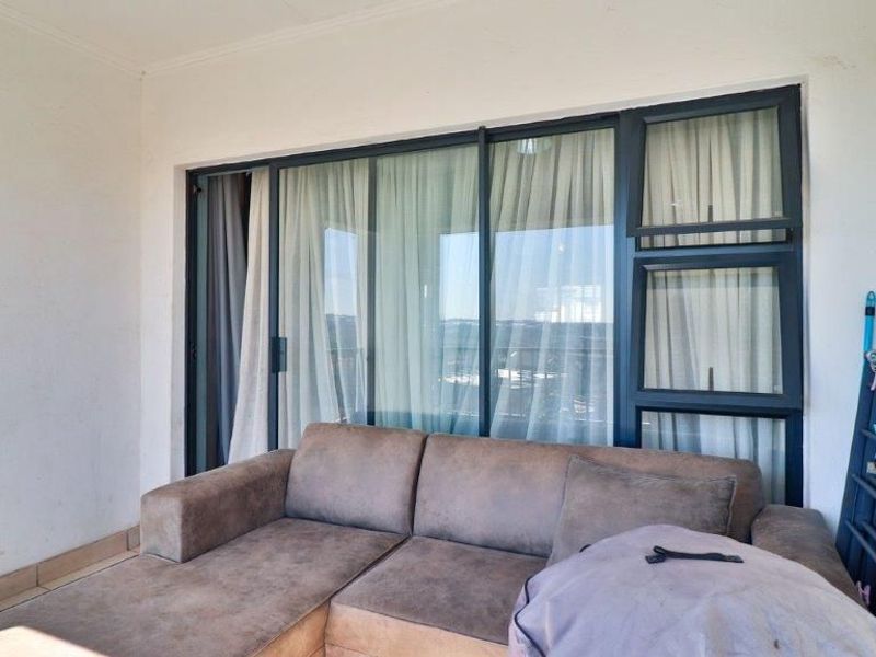 2 Bedroom 2 Bathroom Apartment - Photo 9