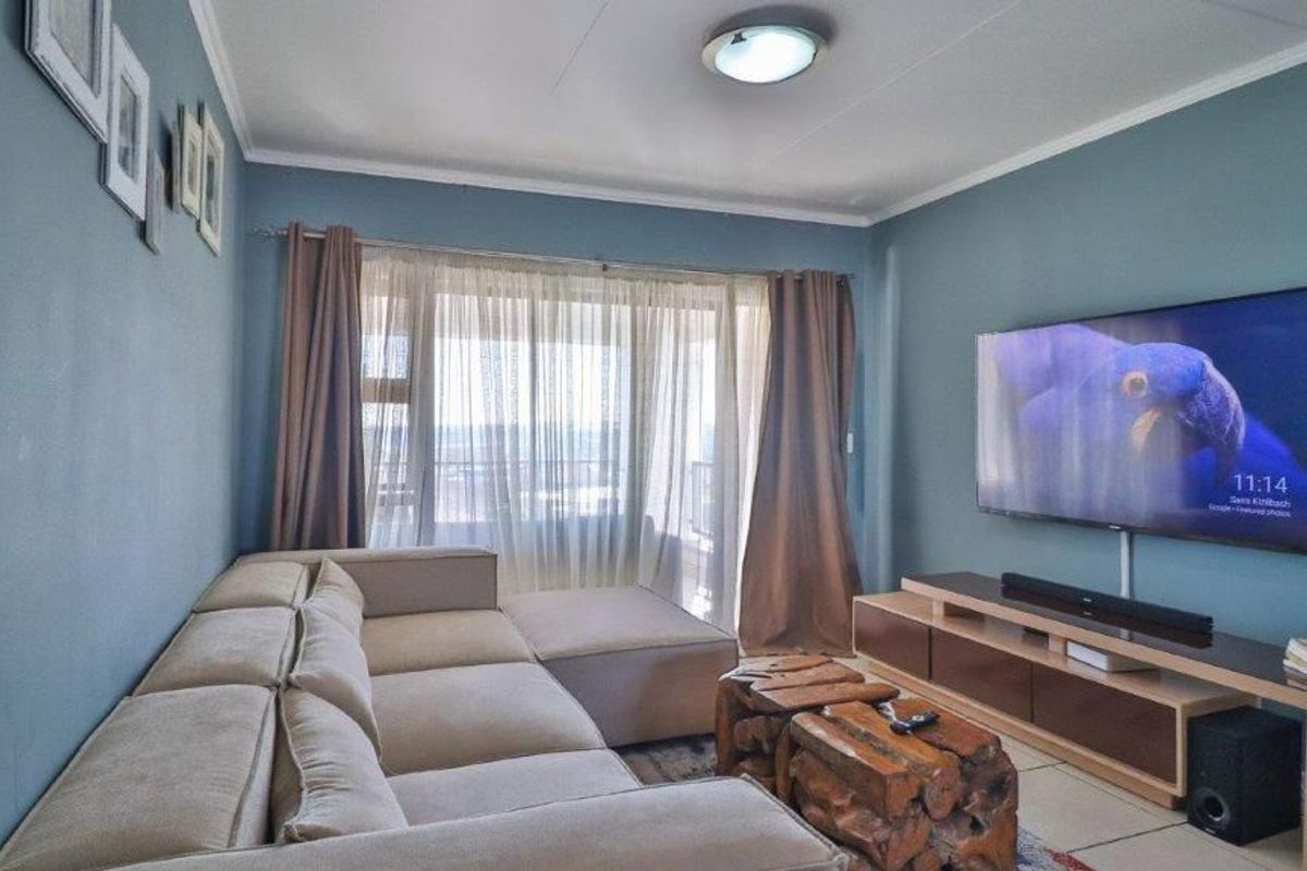 2 Bedroom 2 Bathroom Apartment - Photo 4