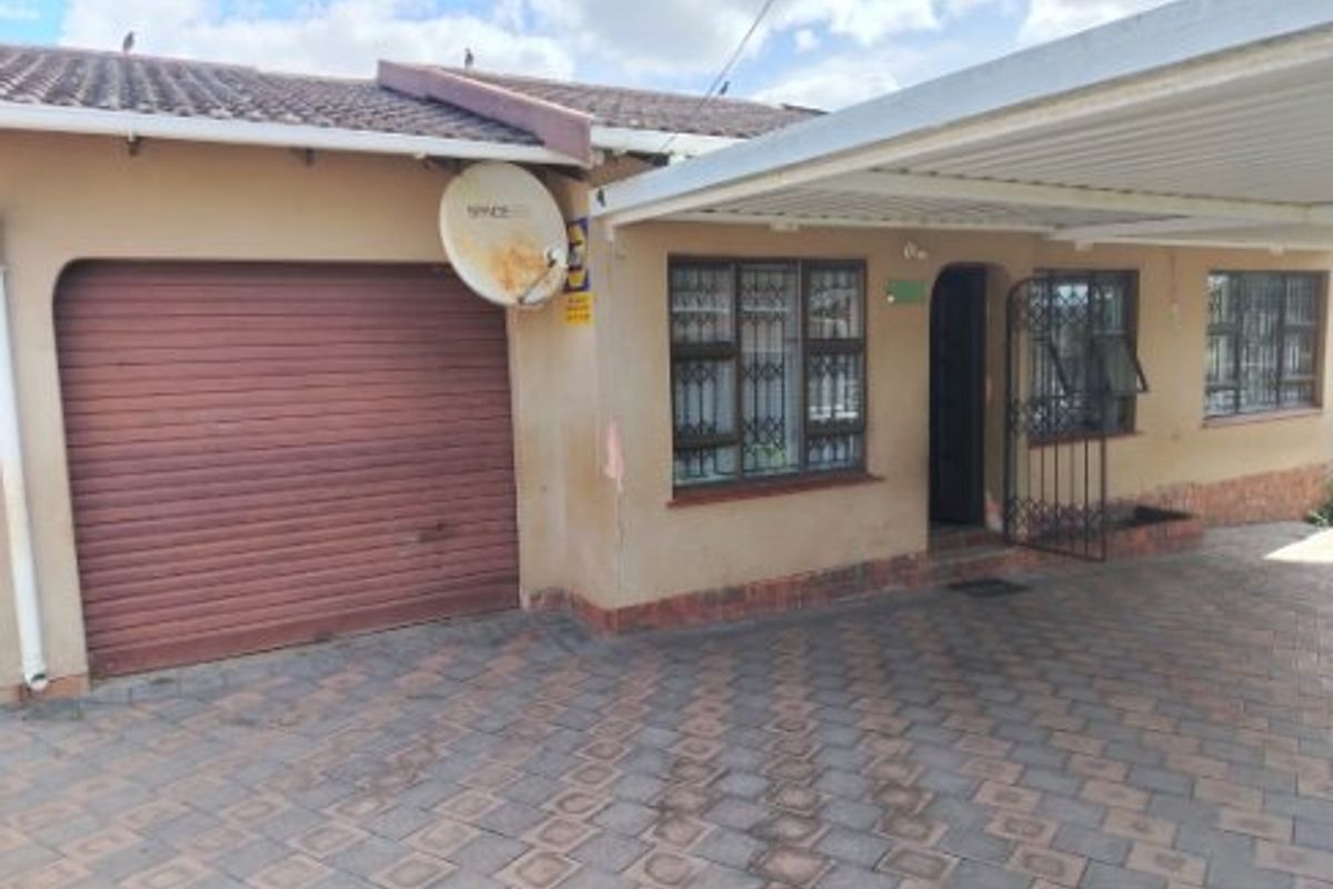 3Bedrooms house for sale in Esikhawini. - Photo 3