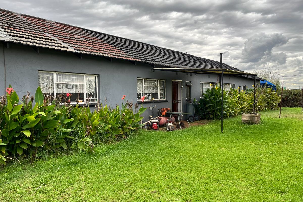 Spacious Ardenwold Farm  with extra income - Photo 3