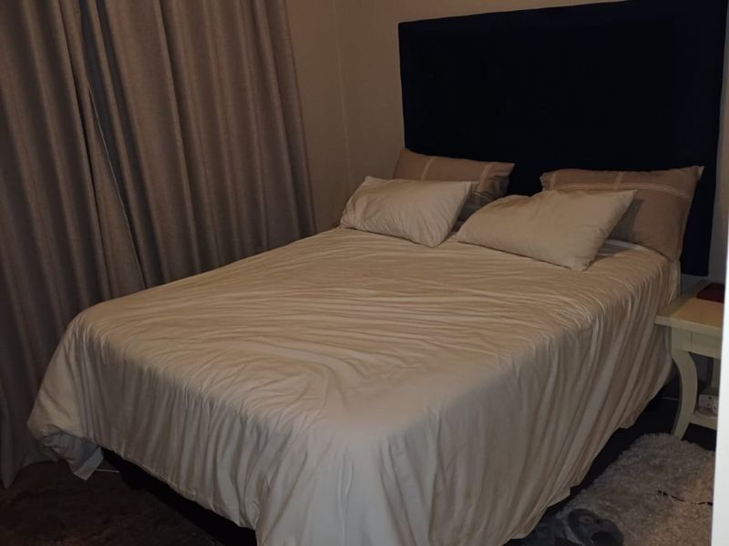 Discover modern living at its finest with this beautiful, move-in-ready home designed for comfort and style. - Photo 9