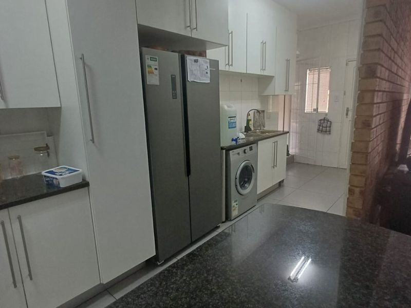 Discover modern living at its finest with this beautiful, move-in-ready home designed for comfort and style. - Photo 6