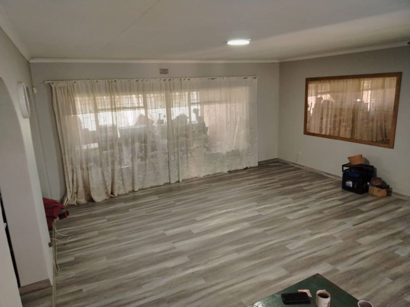 Step into comfort, space, and endless charm with this beautifully maintained 3-bedroom home, perfectly positioned in a sought-after area. - Photo 2