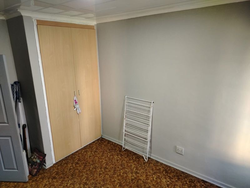 Step into comfort, space, and endless charm with this beautifully maintained 3-bedroom home, perfectly positioned in a sought-after area. - Photo 5