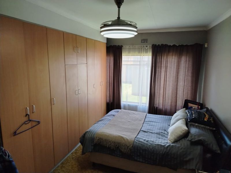 Step into comfort, space, and endless charm with this beautifully maintained 3-bedroom home, perfectly positioned in a sought-after area. - Photo 6