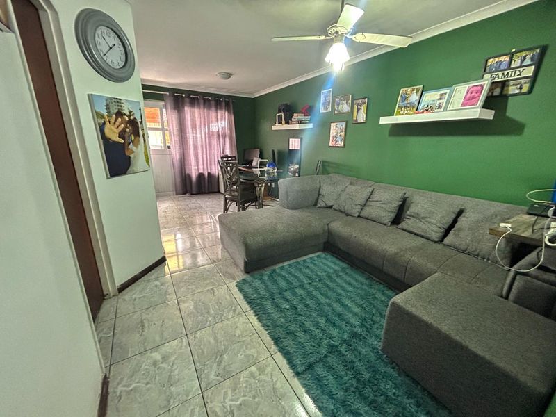 FOR SALE: Modern 2-Bedroom Town Home with Enclosed Yard – Firgrove Mews - Photo 9