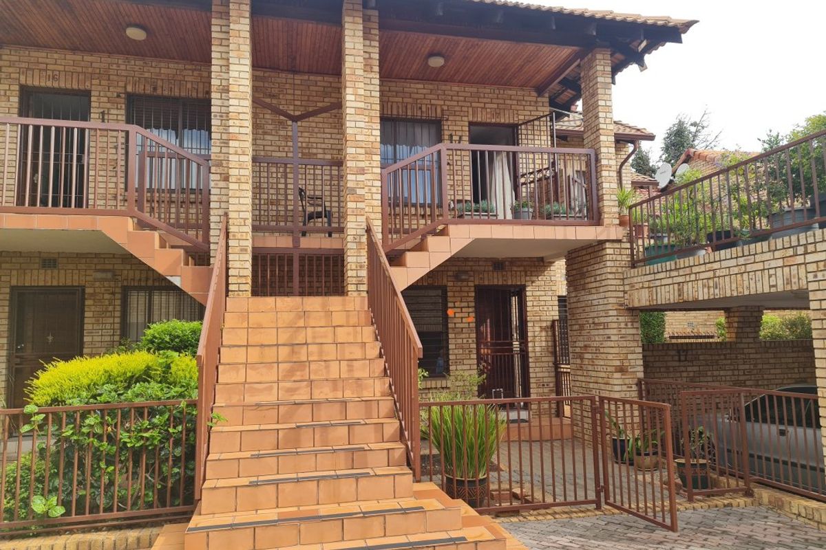 Spacious 2-Bed Flat with Huge Balcony & Built-In Braai – Secure, Pet-Friendly Living! - Photo 2