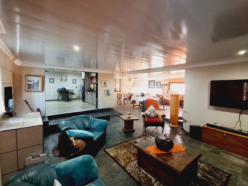 Vaalpark Family Home with Pool and Solar Joy - Photo 5