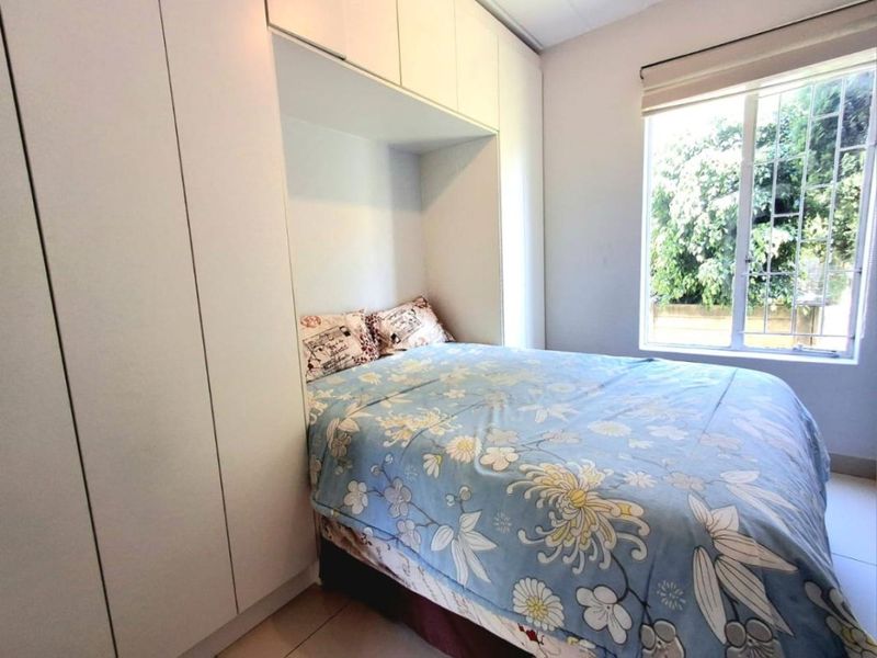 Spacious 2-Bedroom Apartment with Private Garden for Sale in Edenglen - Photo 8