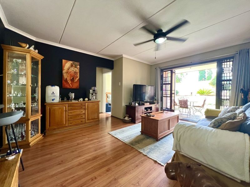 Immaculate 2-Bedroom Garden Unit for Sale in Edenglen - Photo 2