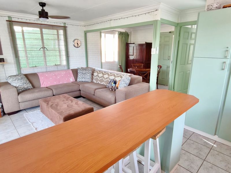 Charming Family Home In A Secure Waterfront Estate  - Photo 10