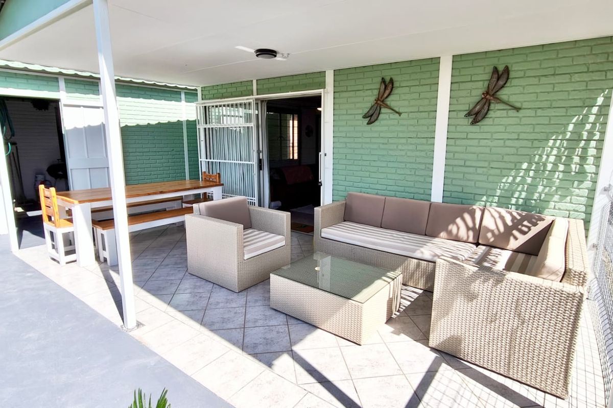 Charming Family Home In A Secure Waterfront Estate  - Photo 3