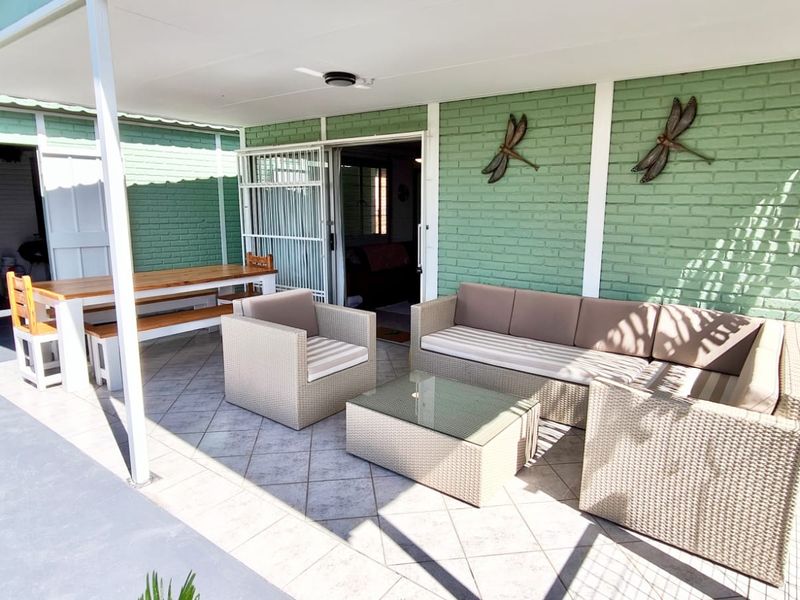 Charming Family Home In A Secure Waterfront Estate  - Photo 3