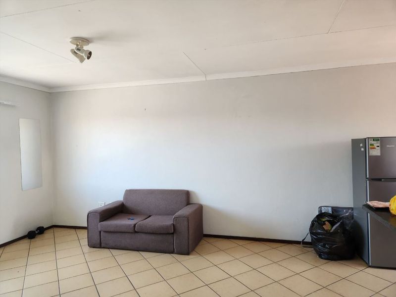 Neat and Comfortable Starter Home - Photo 2