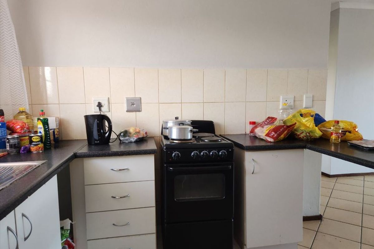 Neat and Comfortable Starter Home - Photo 3