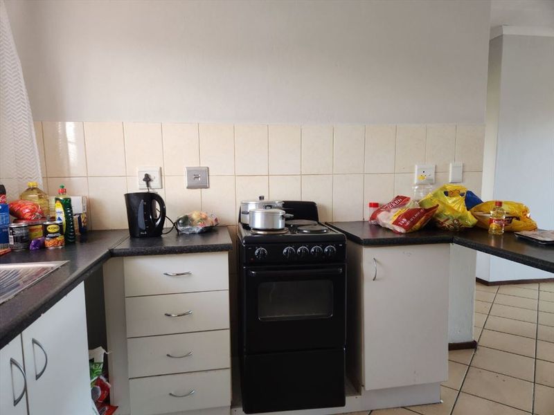 Neat and Comfortable Starter Home - Photo 3