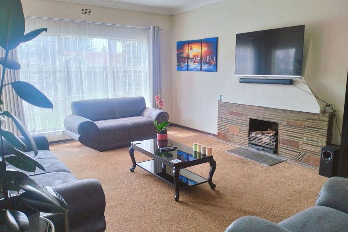Spacious Family Home with Added Convenience - Photo 2