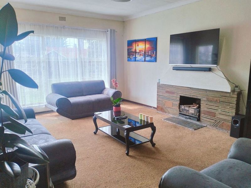 Spacious Family Home with Added Convenience - Photo 2