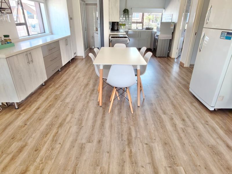 Newly renovated home in secure estate  - Photo 9