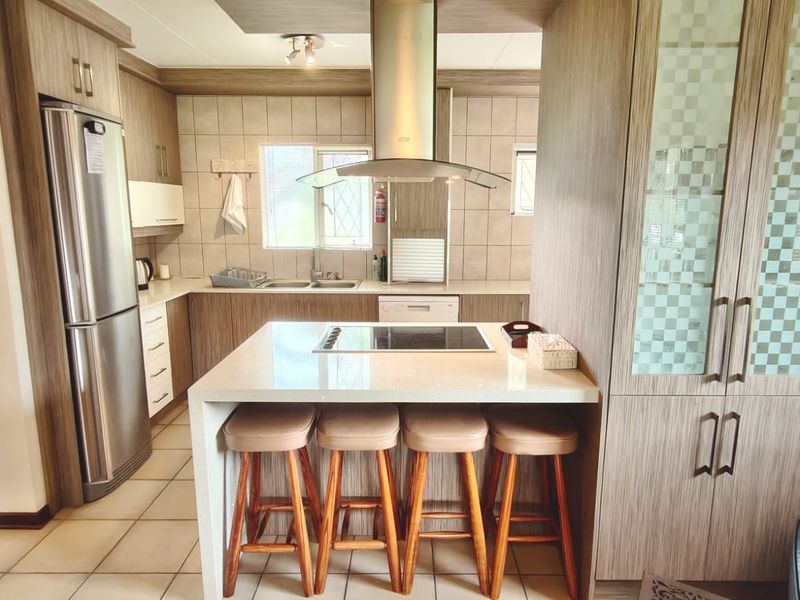 Full turn Key property with Boat and 2x Jetskis - Photo 4