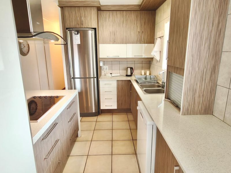 Full turn Key property with Boat and 2x Jetskis - Photo 3