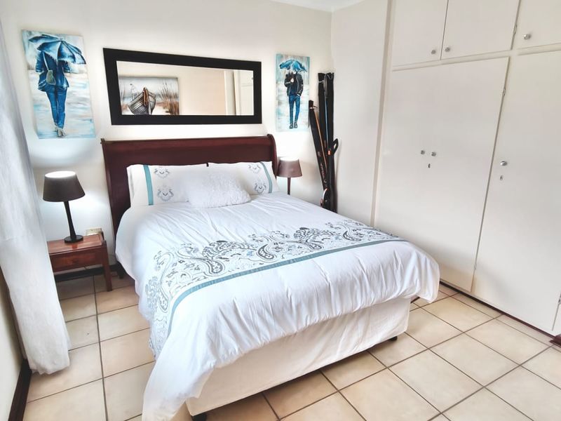 Full turn Key property with Boat and 2x Jetskis - Photo 8