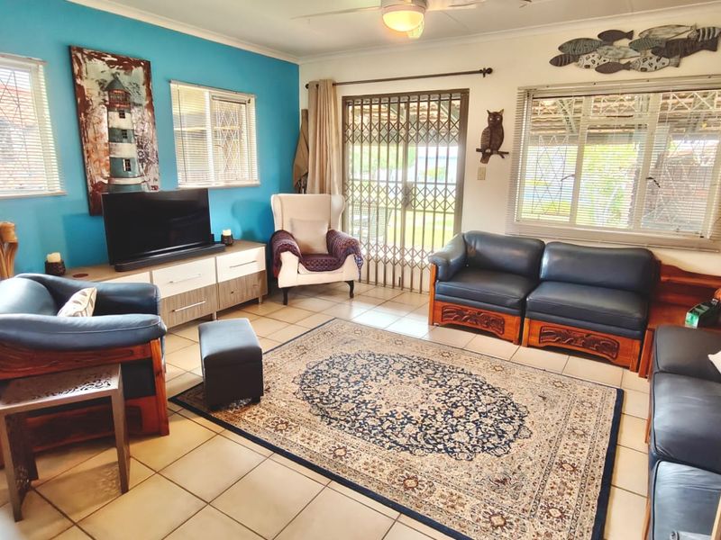 Full turn Key property with Boat and 2x Jetskis - Photo 7