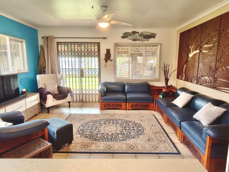 Full turn Key property with Boat and 2x Jetskis - Photo 6