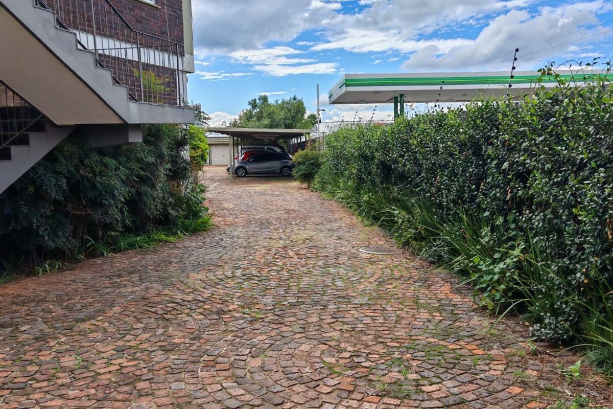 2 Bedroom Apartment for rent in Linden Ext - Photo 4