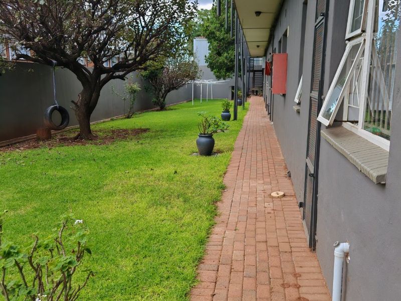 2 Bedroom Apartment for rent in Linden Ext - Photo 2