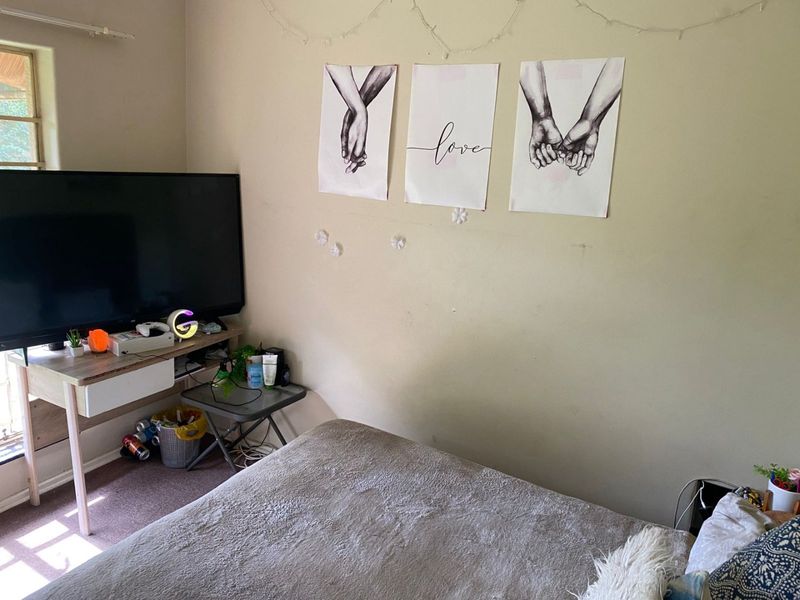 3 Bedroom and 2 Bathroom House for Sale in Dersley Park - Photo 10