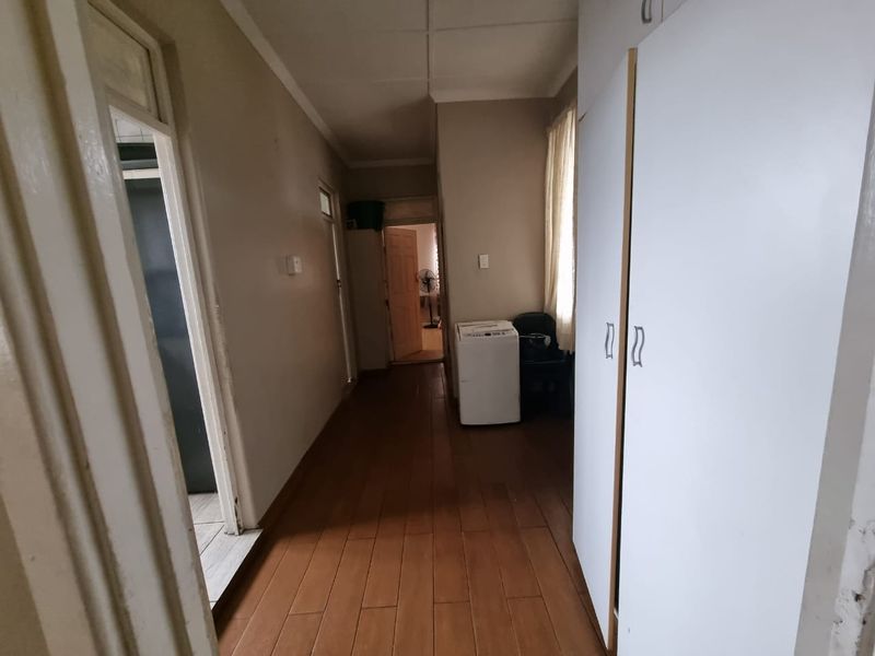 1,5 Bedrooms, 1 Bathroom Apartment To Let In Umbilo, Durban - Photo 5