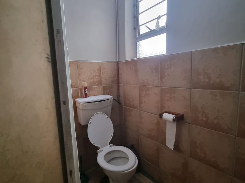 1,5 Bedrooms, 1 Bathroom Apartment To Let In Umbilo, Durban - Photo 8