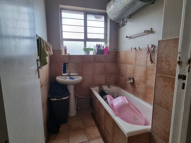 1,5 Bedrooms, 1 Bathroom Apartment To Let In Umbilo, Durban - Photo 7