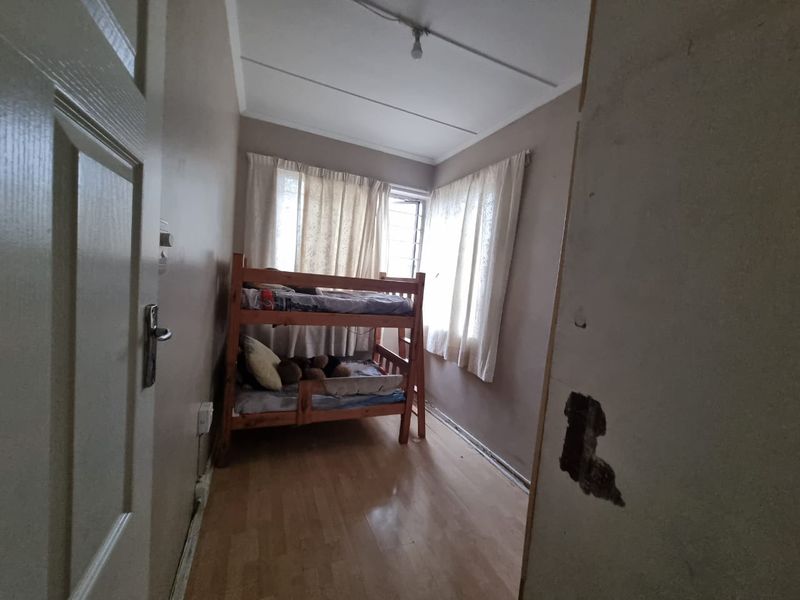 1,5 Bedrooms, 1 Bathroom Apartment To Let In Umbilo, Durban - Photo 6