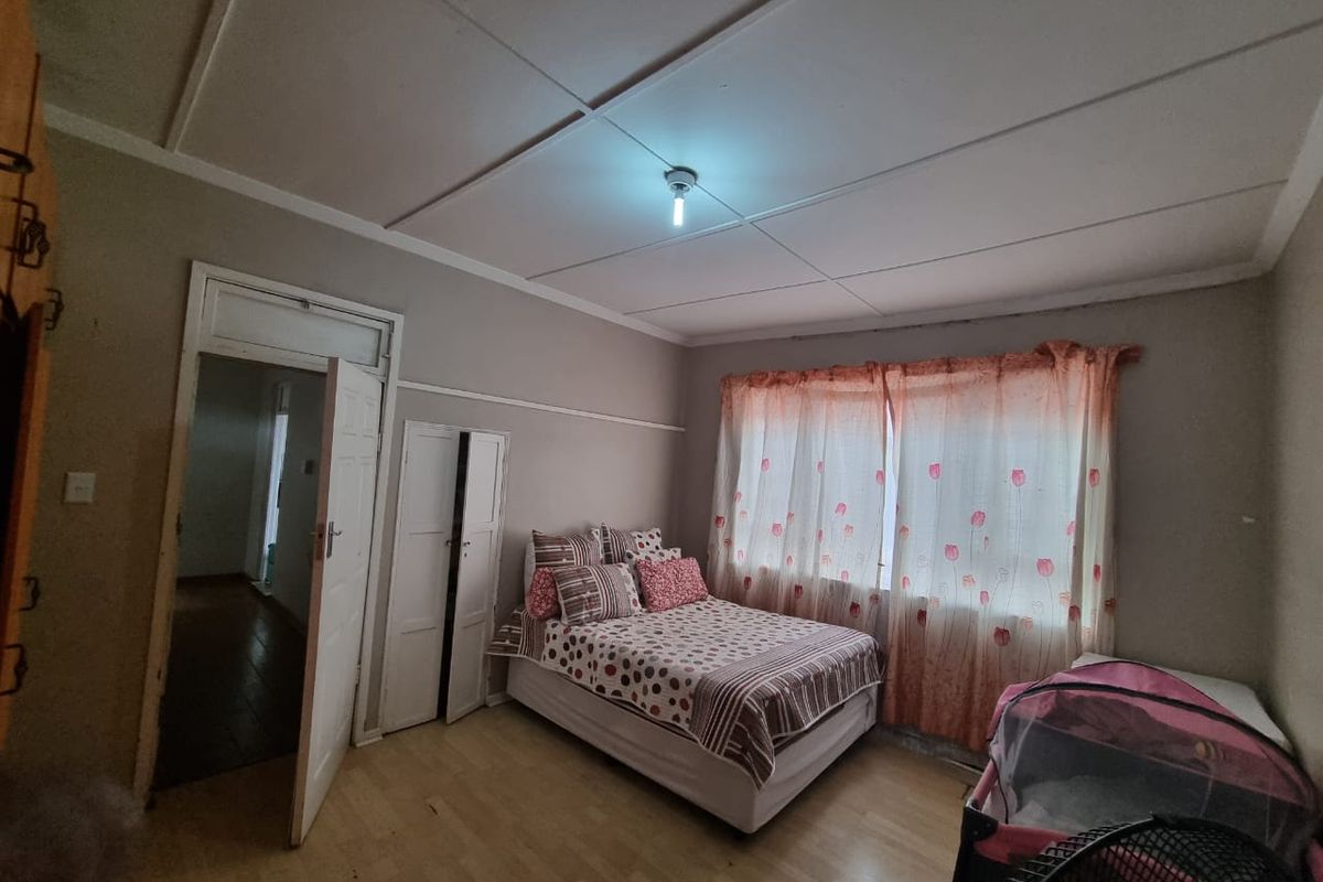 1,5 Bedrooms, 1 Bathroom Apartment To Let In Umbilo, Durban - Photo 4