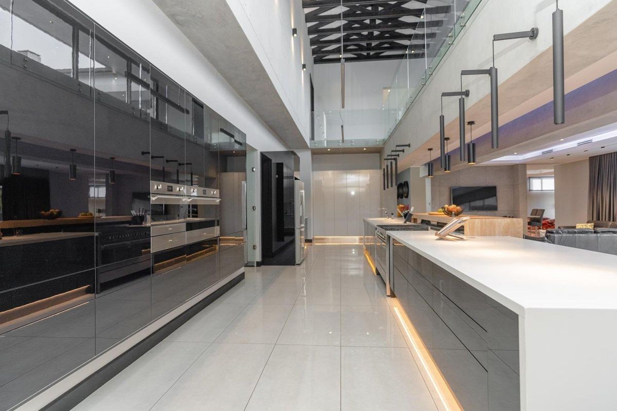 Discover the Power of Elegance | 5 En-Suite Bedroom House - A Masterpiece of Architectural Excellence in Midstream Ridge Estate. - Photo 4