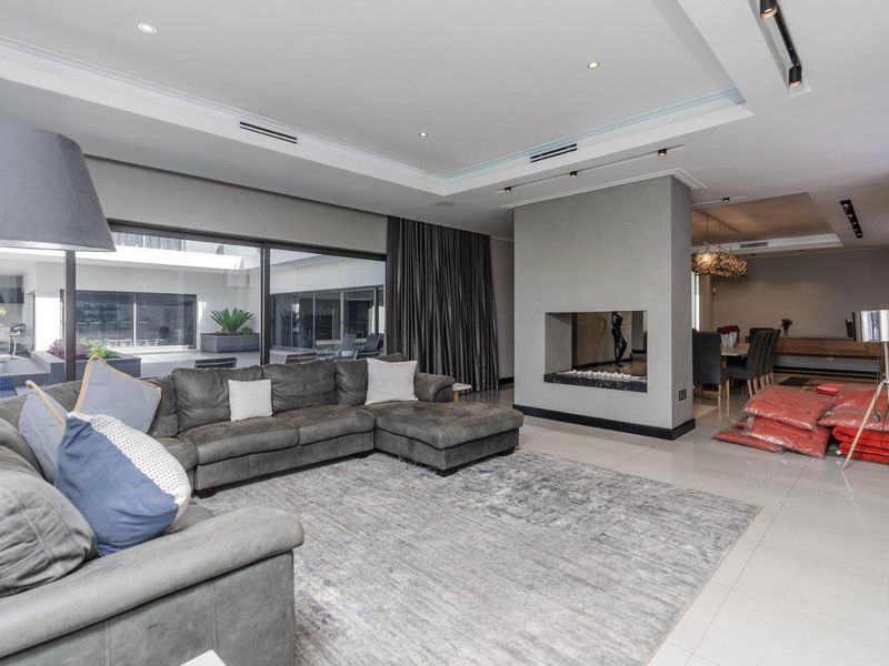 Discover the Power of Elegance | 5 En-Suite Bedroom House - A Masterpiece of Architectural Excellence in Midstream Ridge Estate. - Photo 9