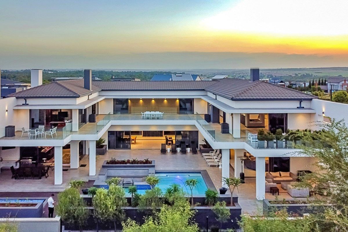 Discover the Power of Elegance | 5 En-Suite Bedroom House - A Masterpiece of Architectural Excellence in Midstream Ridge Estate. - Photo 2