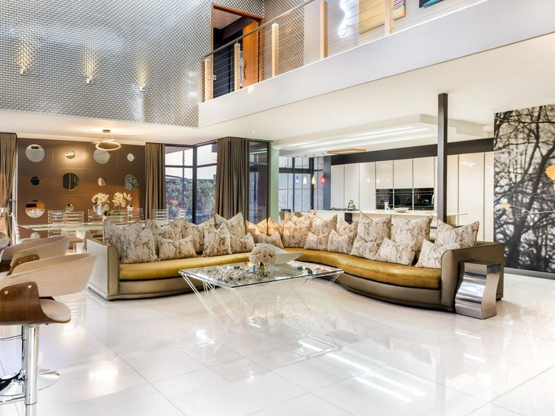 An Exceptional Lifestyle Awaits in Serengeti Estates - A Home Designed for Living and Entertaining - An Opportunity Not to Be Missed. - Photo 4