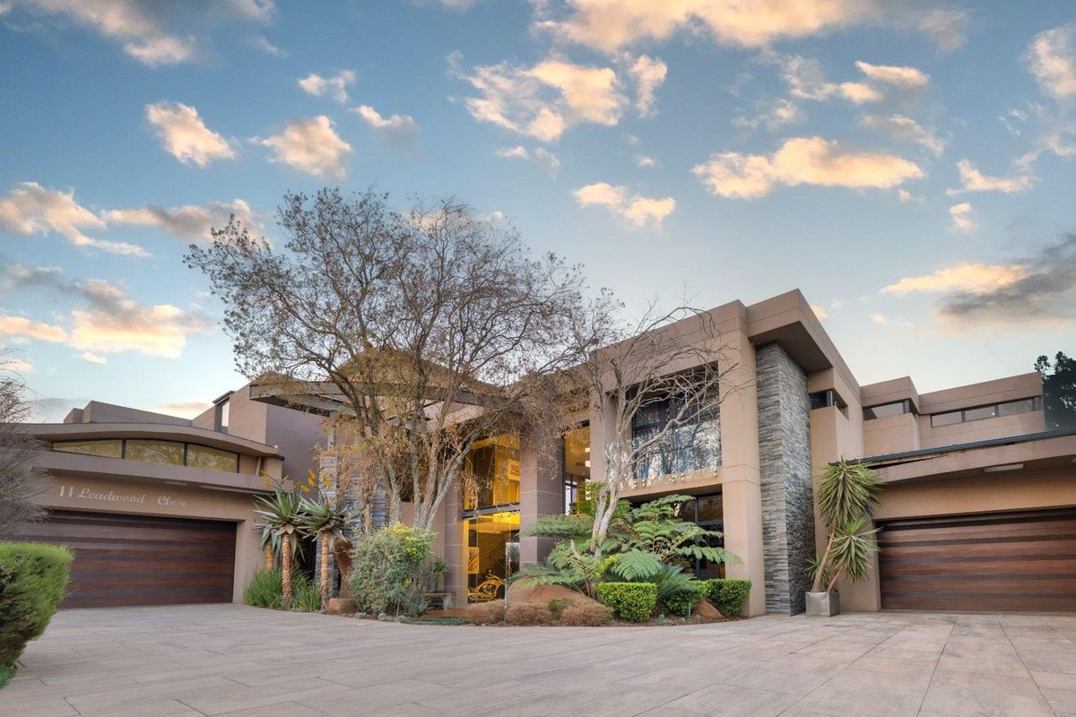 An Exceptional Lifestyle Awaits in Serengeti Estates - A Home Designed for Living and Entertaining - An Opportunity Not to Be Missed. - Photo 2