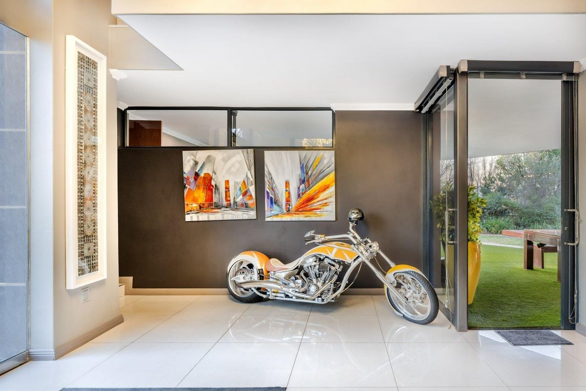 An Exceptional Lifestyle Awaits in Serengeti Estates - A Home Designed for Living and Entertaining - An Opportunity Not to Be Missed. - Photo 5